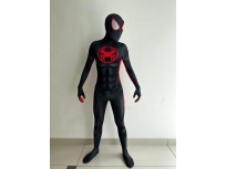 A través del traje de Spider-Verse Miles Morales